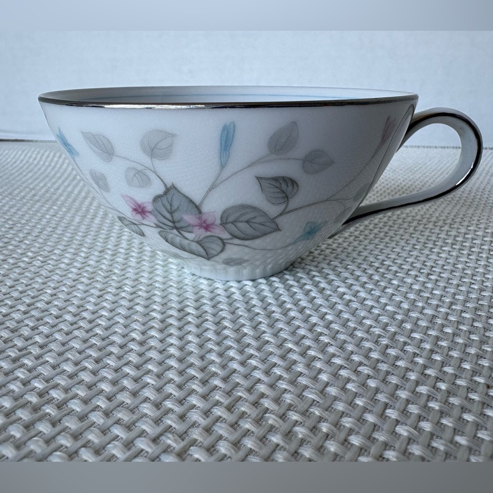 Vintage Tea Cup Contour Maybelle Japan